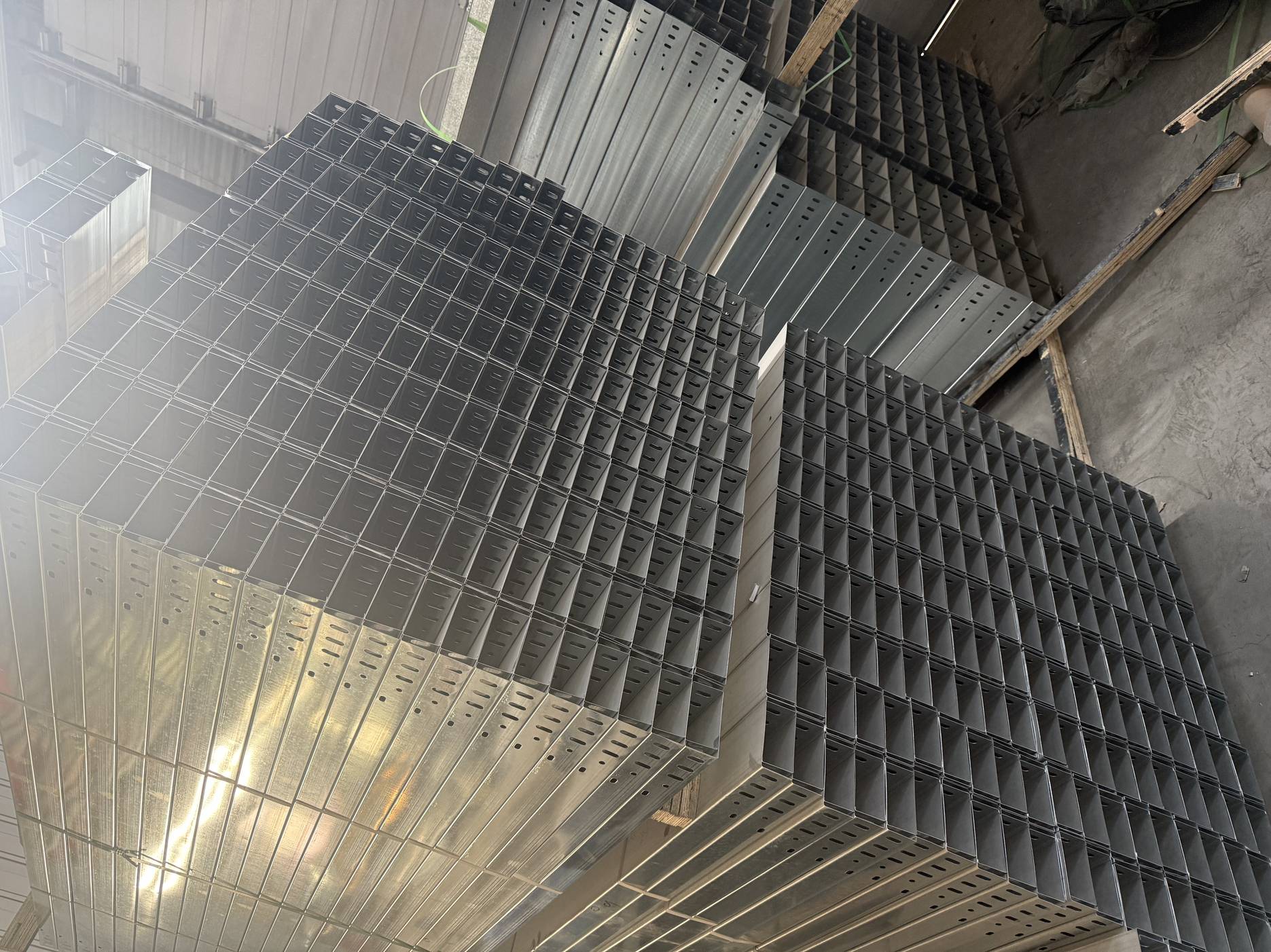 滁州市金属桥架镀锌桥架 - 厂家